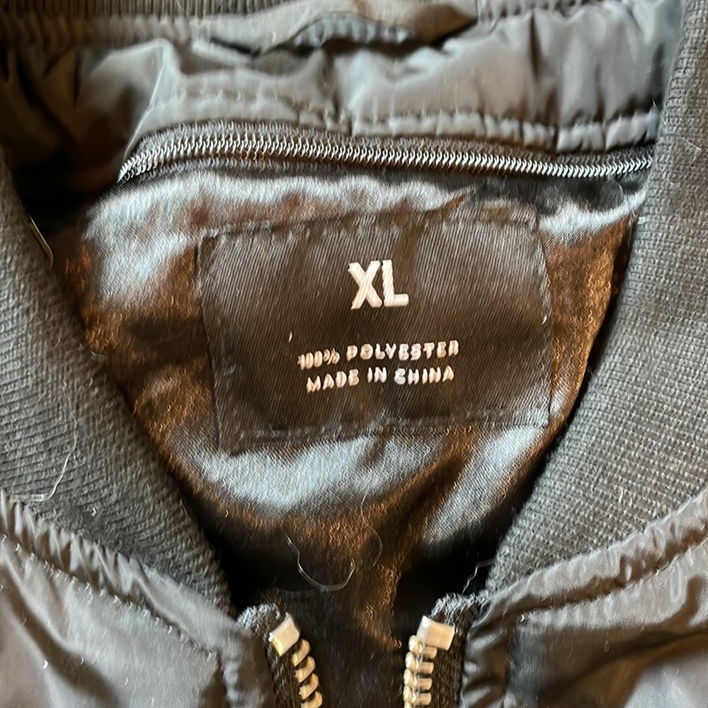 Men’s Jacket - Picture 2 of 4